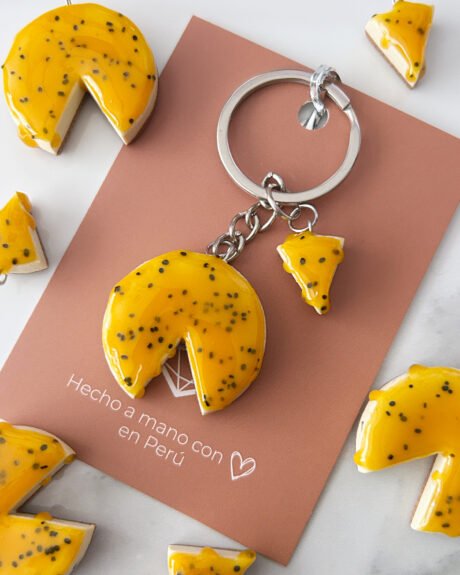 Llavero cheesecake maracuya