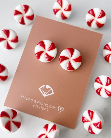 Studs caramelo navideño