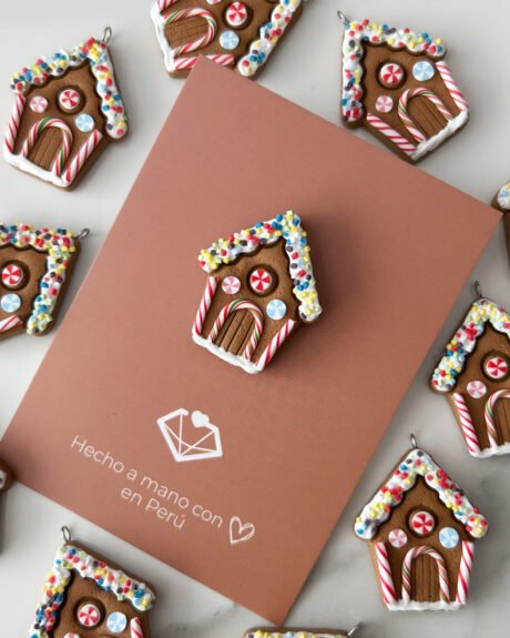 Pin casa de jengibre con chispas